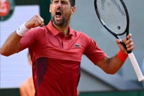 包含德约科维奇连续十五场比赛得分超过挺进下一轮，湖人挑战极限！的词条开云服务平台